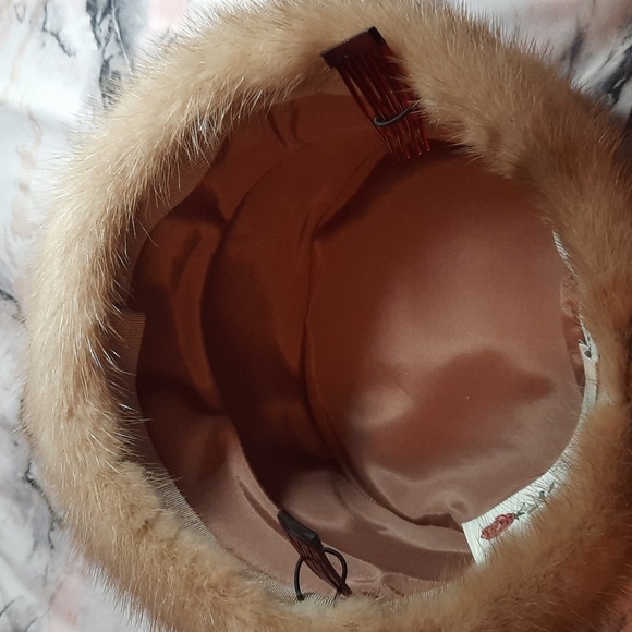L. S. Ayres Amrose Mink hat - Picture 6 of 7